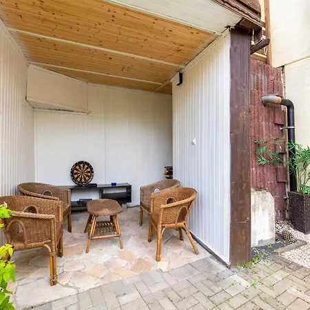 Ruhige Gartenwohnung In Dresden, Cleaning Included アパート ドレスデン